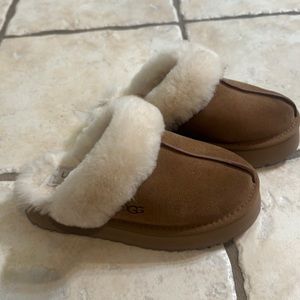 Ugg Disquette Slipper in Chestnut.